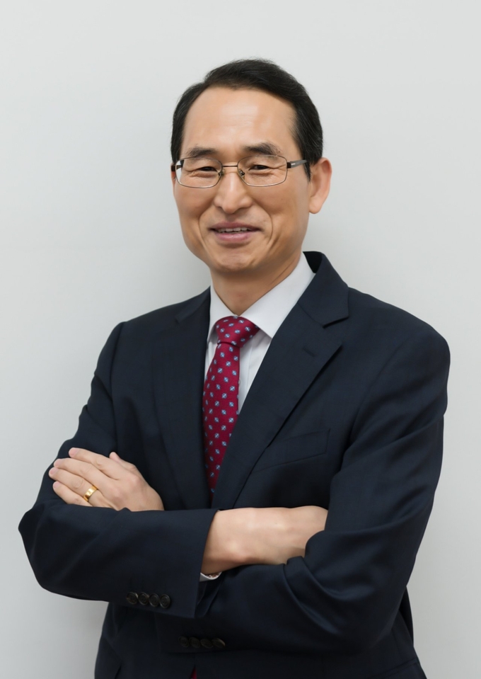 송해천목사 / 목감온누리교회 담임 / 연세대, 총신대학원 / 시사미래신문 논설위원
