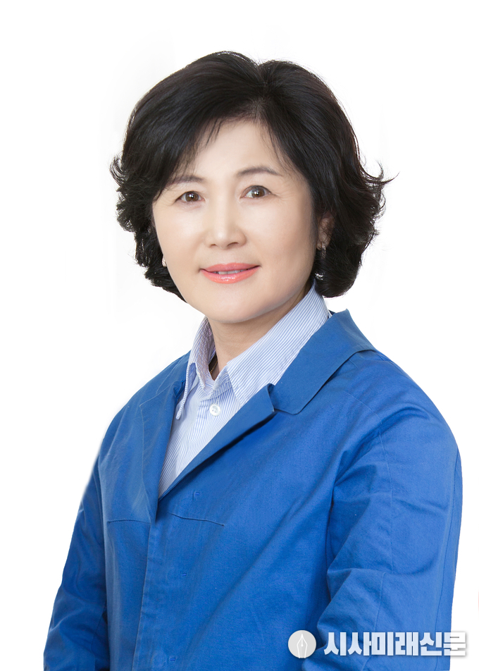 오산시의회 제8대 후반기 부의장으로 당선된 더불어민주당 김영희 의원 / 오산시의회 제공