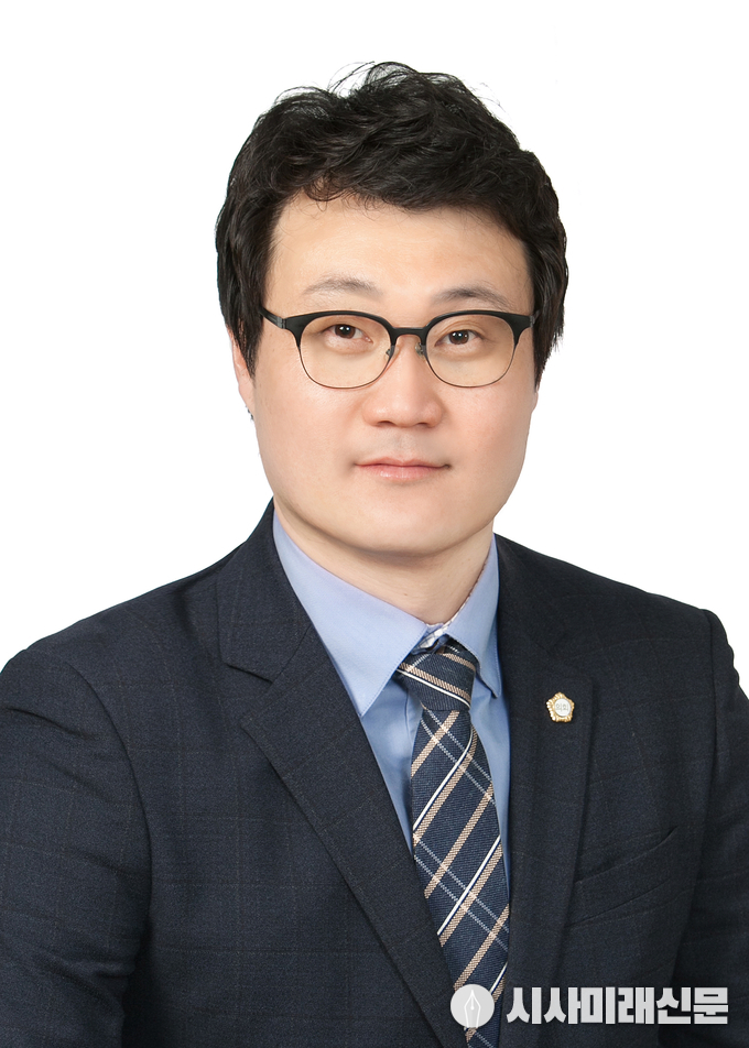 오산시의회 제8대 후반기 의장으로 당선된 더불어민주당 장인수 의원 / 오산시의회 제공<br>
<br>

