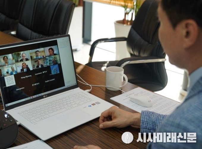 해외인권정책회의에 참석중인 서철모 화성시장