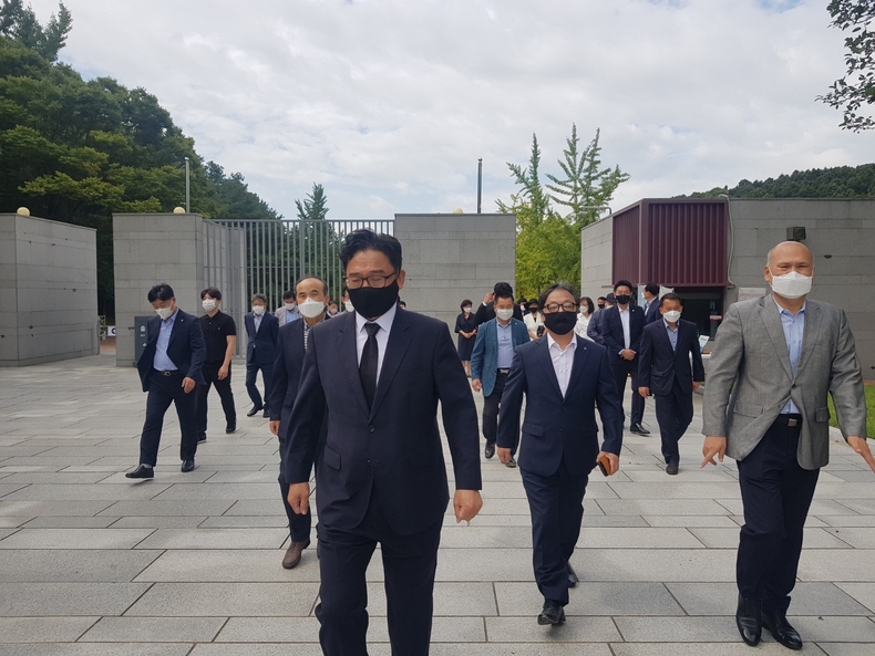 박찬주 前대장 현충원 참배