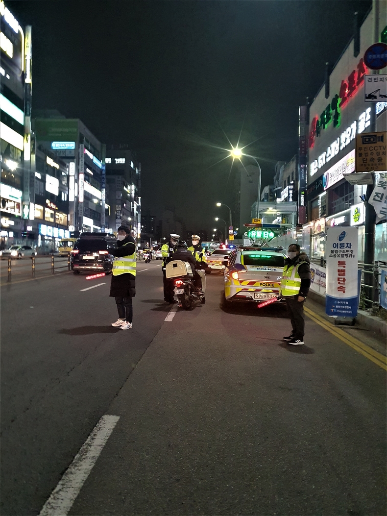 수지구는 지난 2일 용인서부경찰서와 합동으로 배달 이륜차를 단속했다