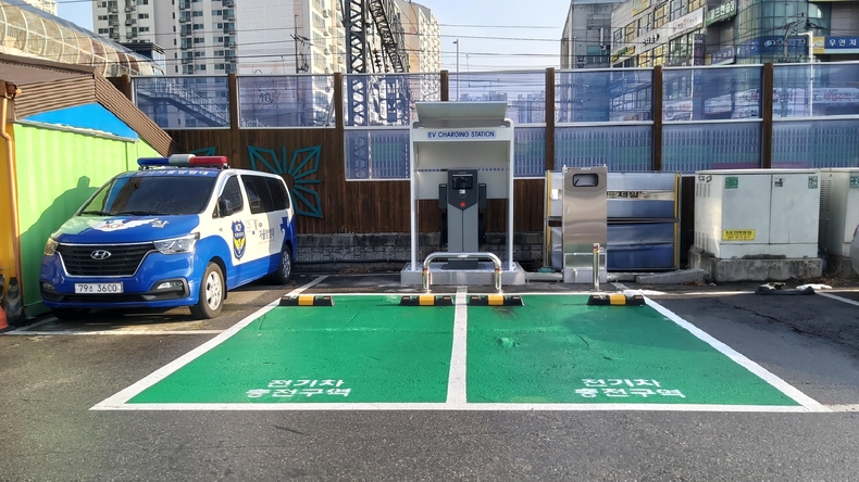전기자충전소(안양1번가 공영주차장)