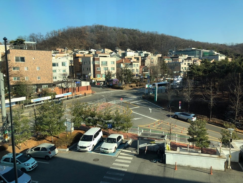 과천시 문원체육공원 앞 교차로 모습