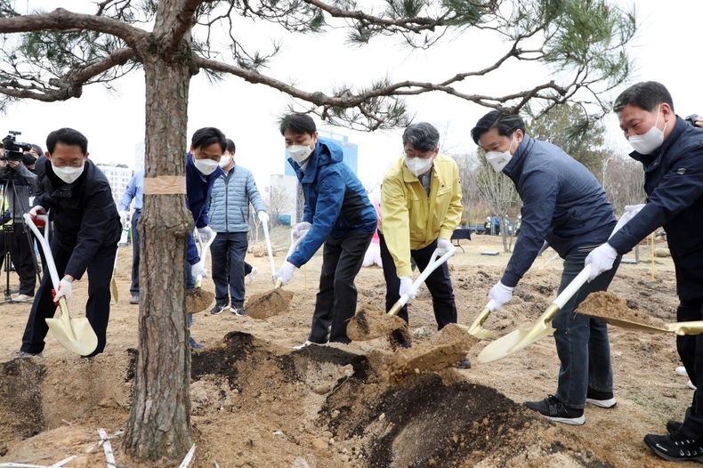 제77회 식목일 기념 나무심기 행사