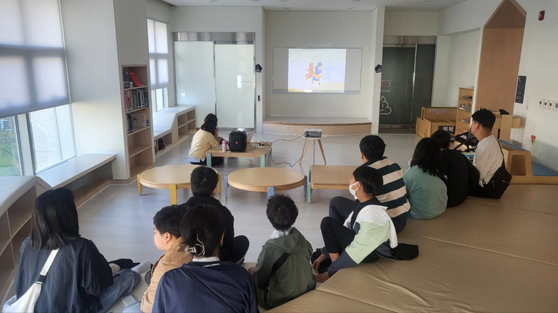 화성나래학교 중학생, 화성시립서연이음터도서관 견학 