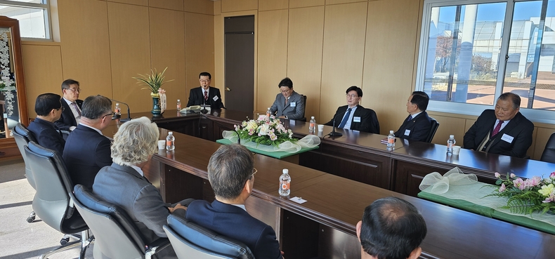 13일 예장 합동측 ,예장합신, 예장백석대신, 예장대신, 기하성순복음교단 등 총회장 및 관계자 임원들이 의견을 경청하고 있다.