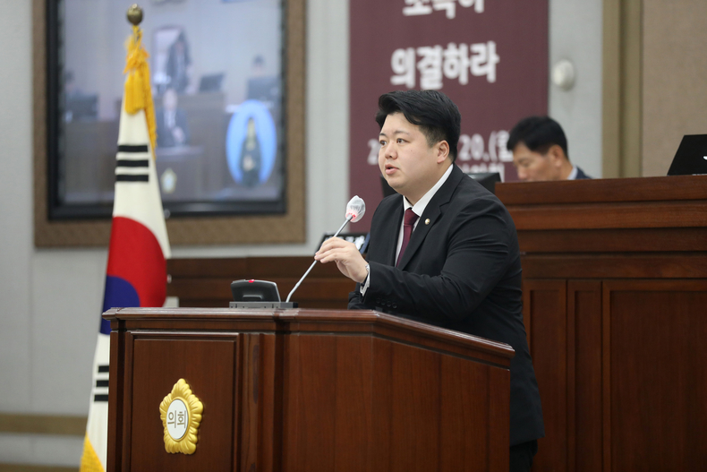 배지환 의원이 5분 발언을 하고 있다.
