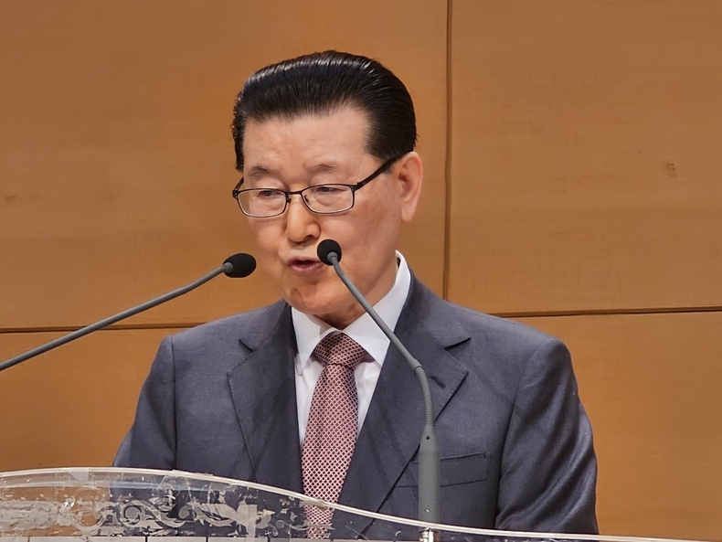 상임고문이며 은혜와진리교회 당회장인 조용목 목사가 설교를 하고 있다. 
