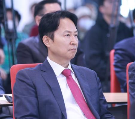 <strong>파주시 운정참존교회 고병찬 담임목사</strong>