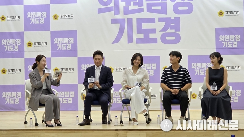 출연진들이 토크쇼를 하고 있는 모습(사진=김은숙 기자)