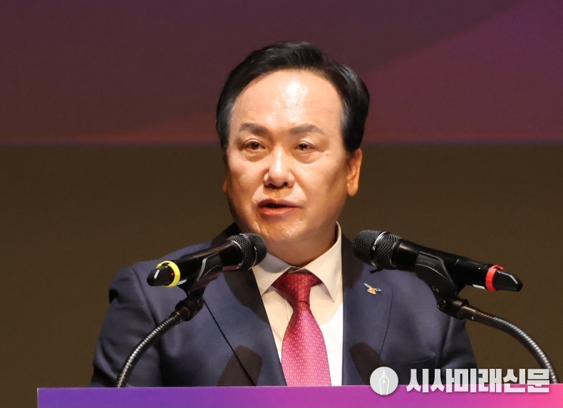 제37회 오산시민의 날 기념식에서 축사를 하고 있는 이권재 오산시장(사진=김은숙 기자)