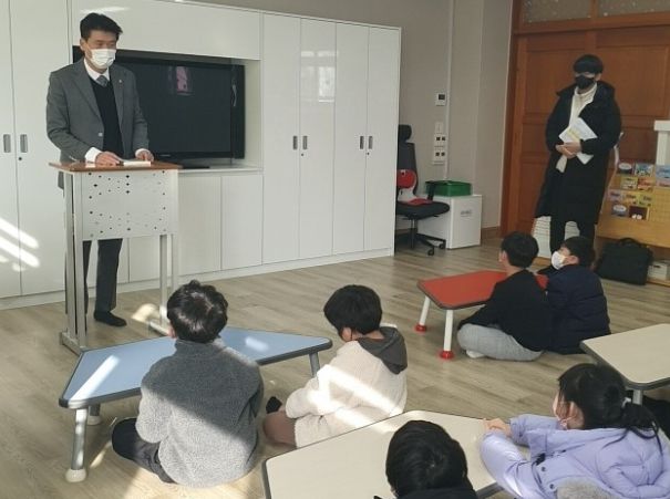김민호 의원(국민의힘, 양주2) 방학 중 돌봄교실 일일교사로 활동