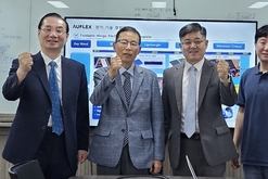 “나는 해군 맨“ 배동용 해군대 재단법인 추진위 고문...취임 인사차 방문한 해군대학 김성환 신임총장 접견