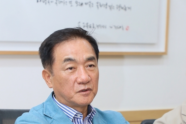 [특집] 평택시 통합 30년, 정장선 시장-평택의 도약을 이끌다