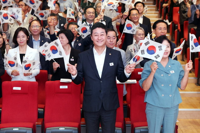 경기도의회 김진경 의장, 제80주년 광복절 경축행사 참석