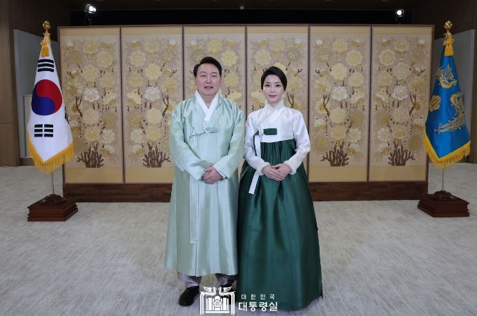 윤석열 대통령 부부, 설 명절 감사 인사