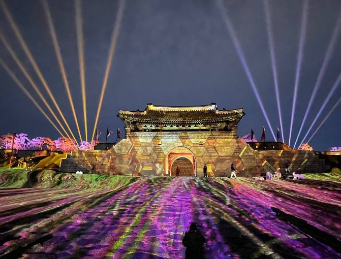 미디어아트 창룡문