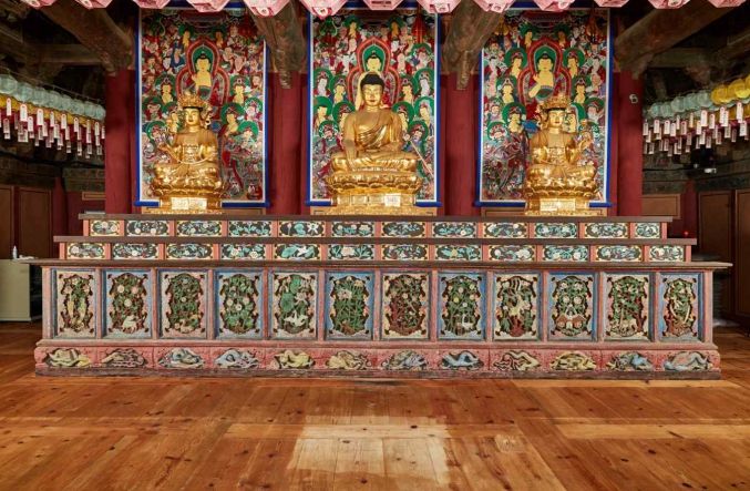 경산 환성사 대웅전 불단 전경