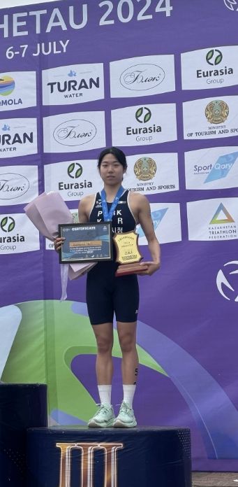 천안시청 철인3종팀 박경민 선수가 지난 5일부터 7일까지 카자흐스탄에서 열린 2024 콕셰타우 아시아 트라이애슬론 컵에서 동메달을 차지했다.
