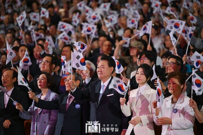 8월 15일 윤석열 대통령 부부는 제79주년 광복절 경축식에 참석했다.