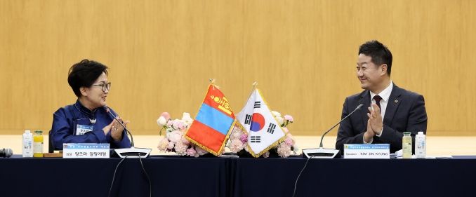 경기도의회 김진경 의장, 4일 몽골 다르항올도의회 대표단 접견 “호혜적 협력과 교류사업 발굴 노력 협의”