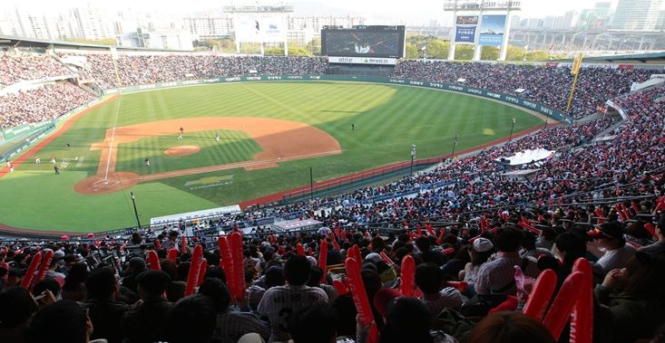 잠실야구장 홈경기 장면