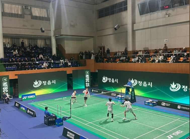 정읍에서 펼쳐진 셔틀콕 향연