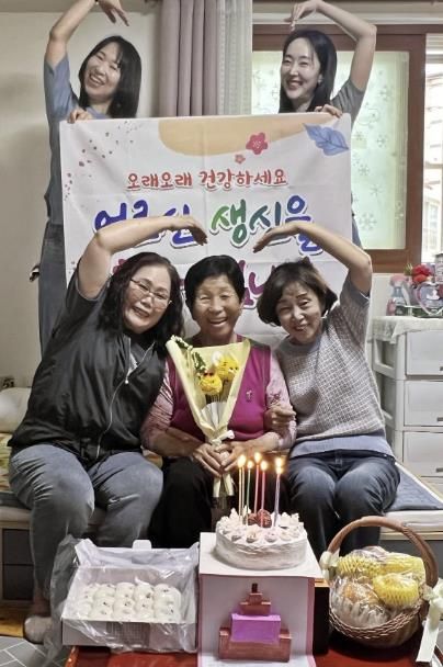 수원시 권선구 구운동 지역사회보장협의체, 홀몸어르신께 따뜻한 생신상 선물