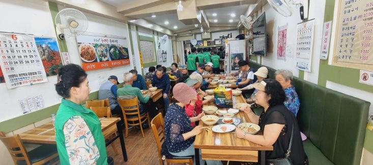 ‘어르신 장수 기원 국수 나눔 DAY’ 개최