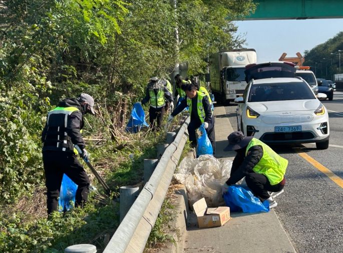 합동 대청소 모습
