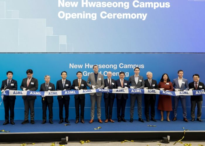 12일 ASML 화성뉴캠퍼스 준공식에서 주요 내빈들이 테이프 커팅을 하고 있다