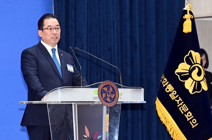 새로 취임한 제22기 민주평화통일자문회의 인천부평구협의회 홍삼곤 회장