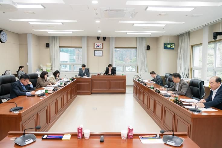 용인특례시의회 문화복지위원회, 2025년도 행정사무감사 마무리하며 강평