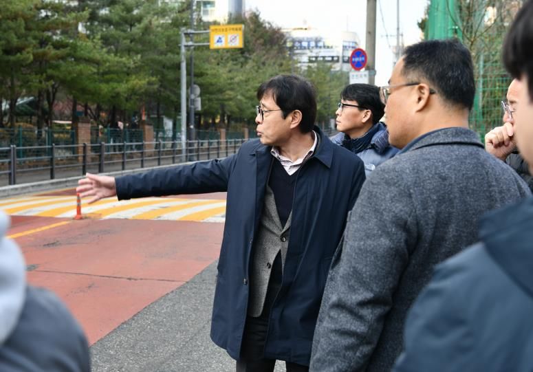 수원시 영통구, '새빛만남 수원 마음을 듣다' 주민 요구사항 확인 위해 현장 점검