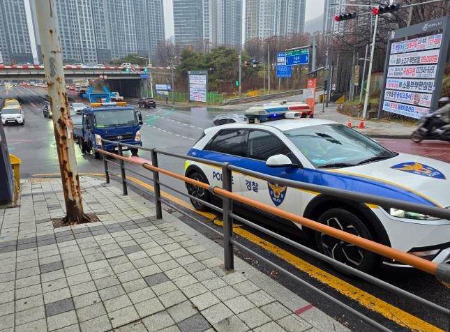 인천 서구, 겨울철 폭설 및 도로 결빙 대비 경찰 합동 도로 안전 훈련 실시
