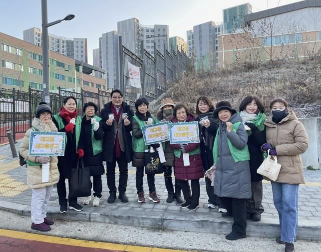 수원시 팔달구 매교동 새마을문고, 매교초등학교 찾아 학생‧학부모 대상 홍보활동 실시