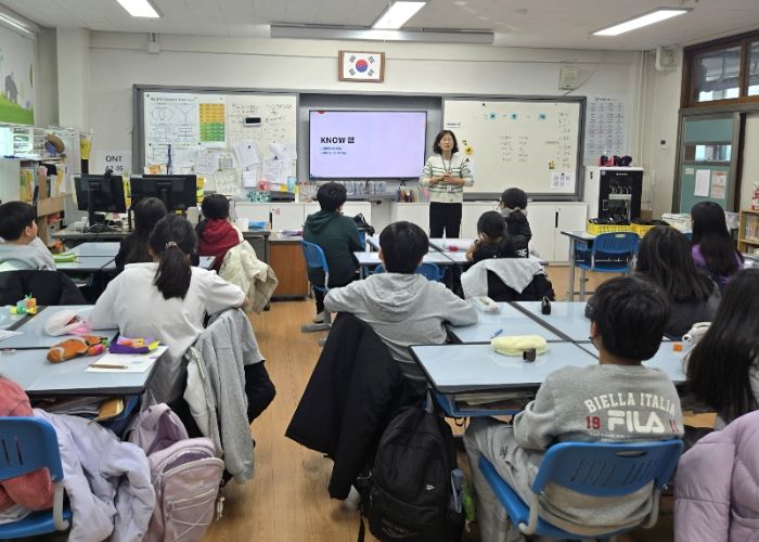 초등 5학년 대상 자원순환 교육 '노(NO) 플라스틱, 노(KNOW)잼'이 진행되고 있다.