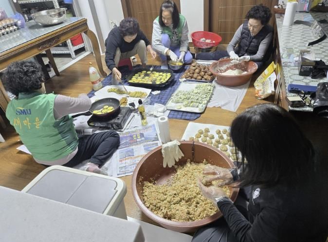 구리시 교문1동 새마을부녀회, 연말연시 맞아 ‘사랑의 떡국 나눔’ 실천