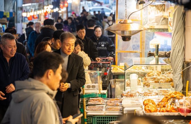 계양구, 설 맞이 전통시장 방문... 민생 현장 소통