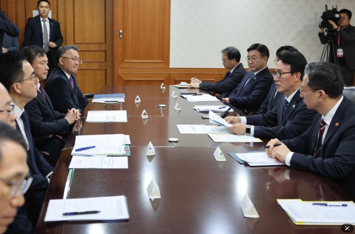 김민석 국무총리가 26일 세종대로 정부서울청사에서 열린 AI 악용 등 가짜뉴스 대응 관계장관회의에서 발언을 하고 있다.