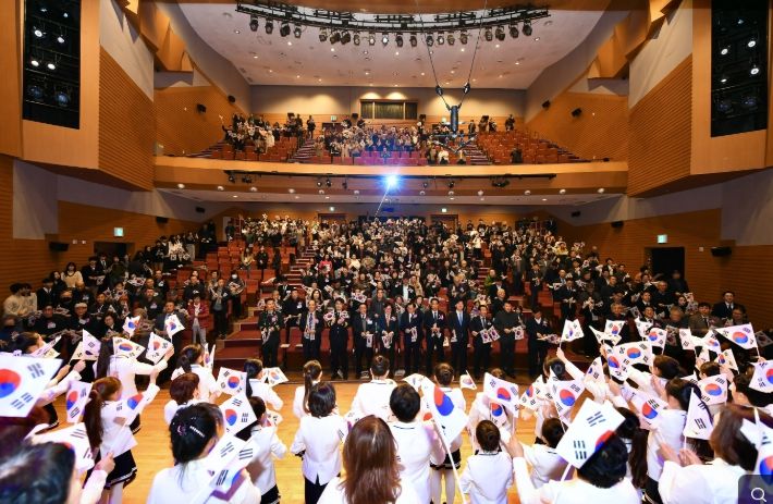 김포시가 1일 오전 김포아트홀에서 제107주년 3·1절 기념식을 개최했다.